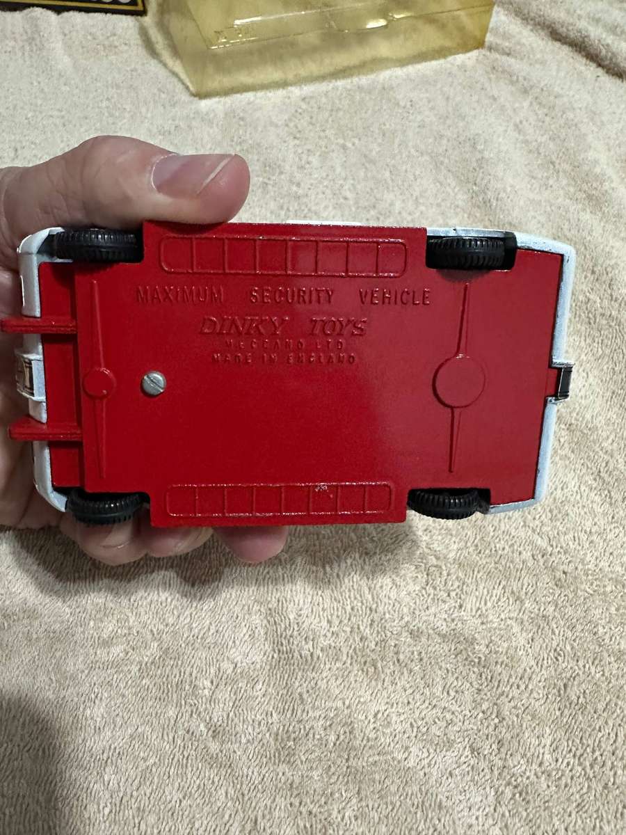DINKY TOYS