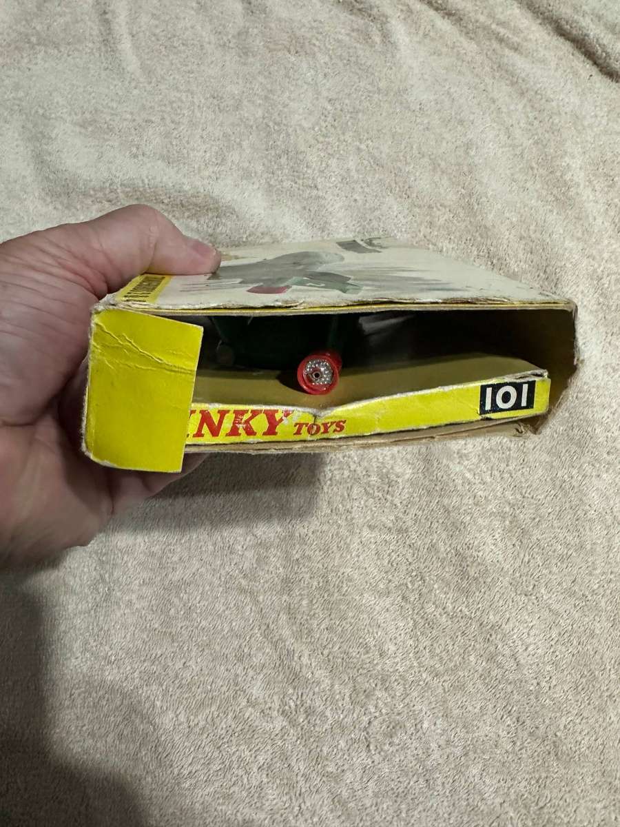DINKY TOYS