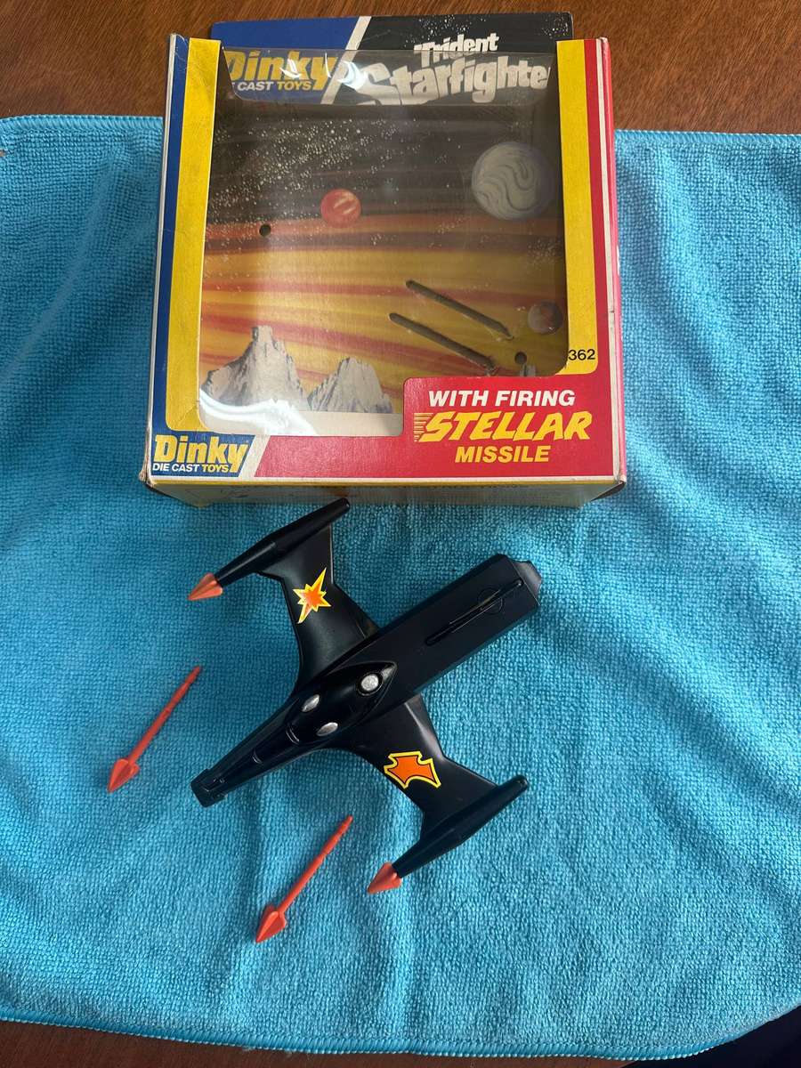 DINKY TOYS