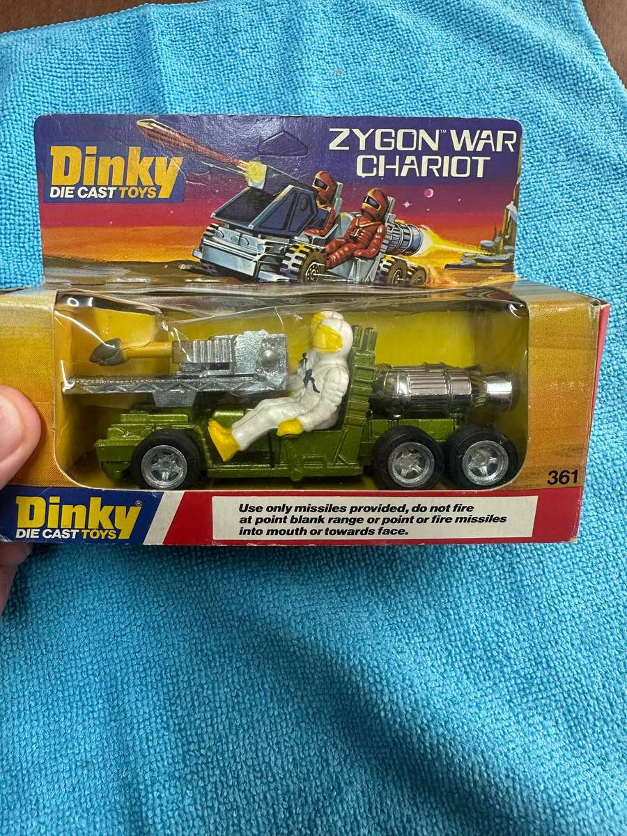 DINKY TOYS