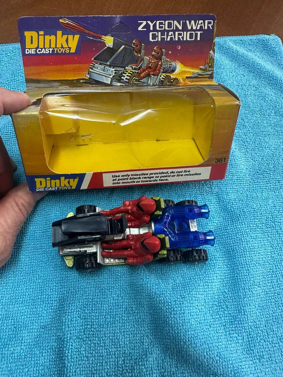 DINKY TOYS