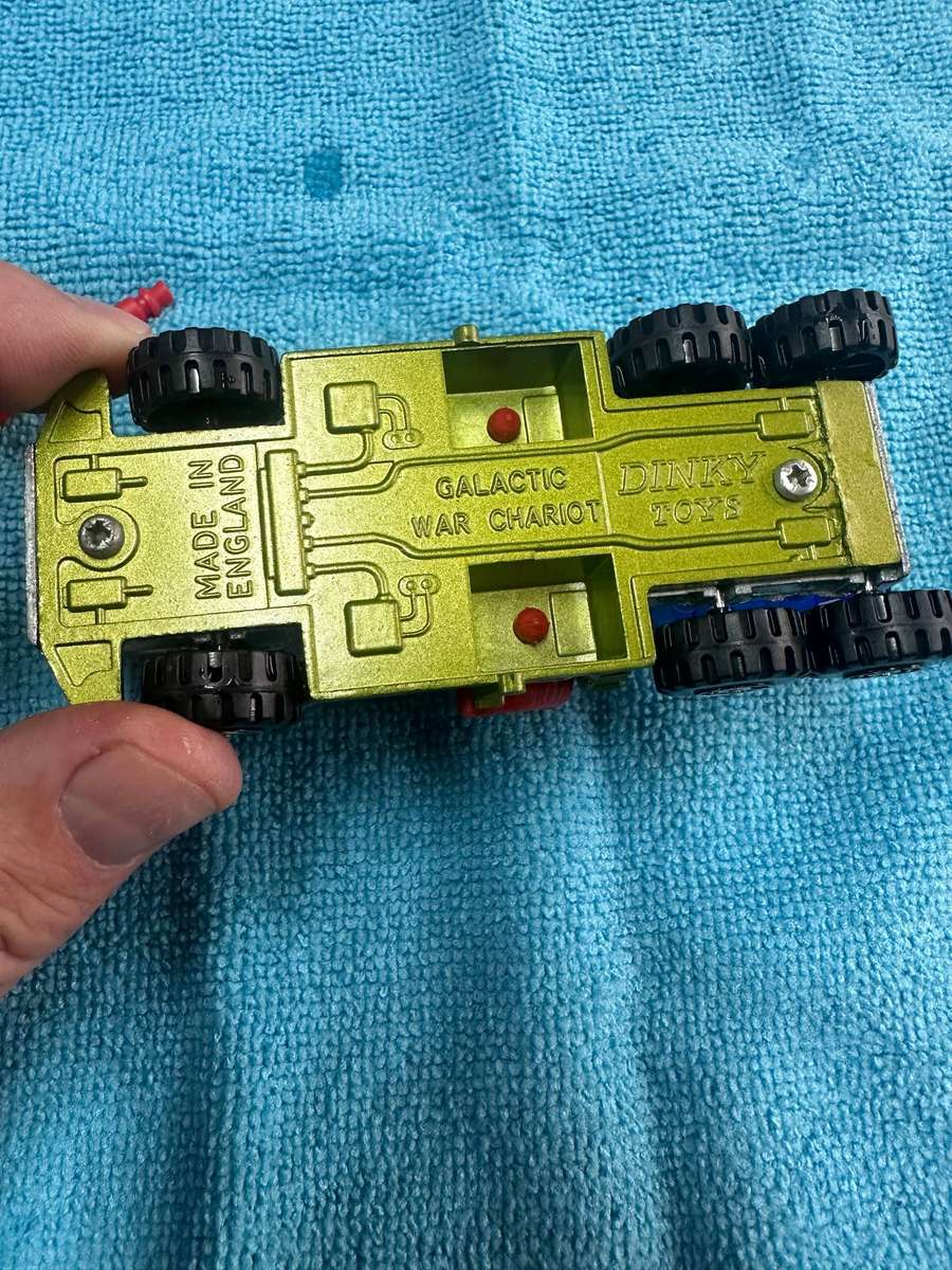 DINKY TOYS