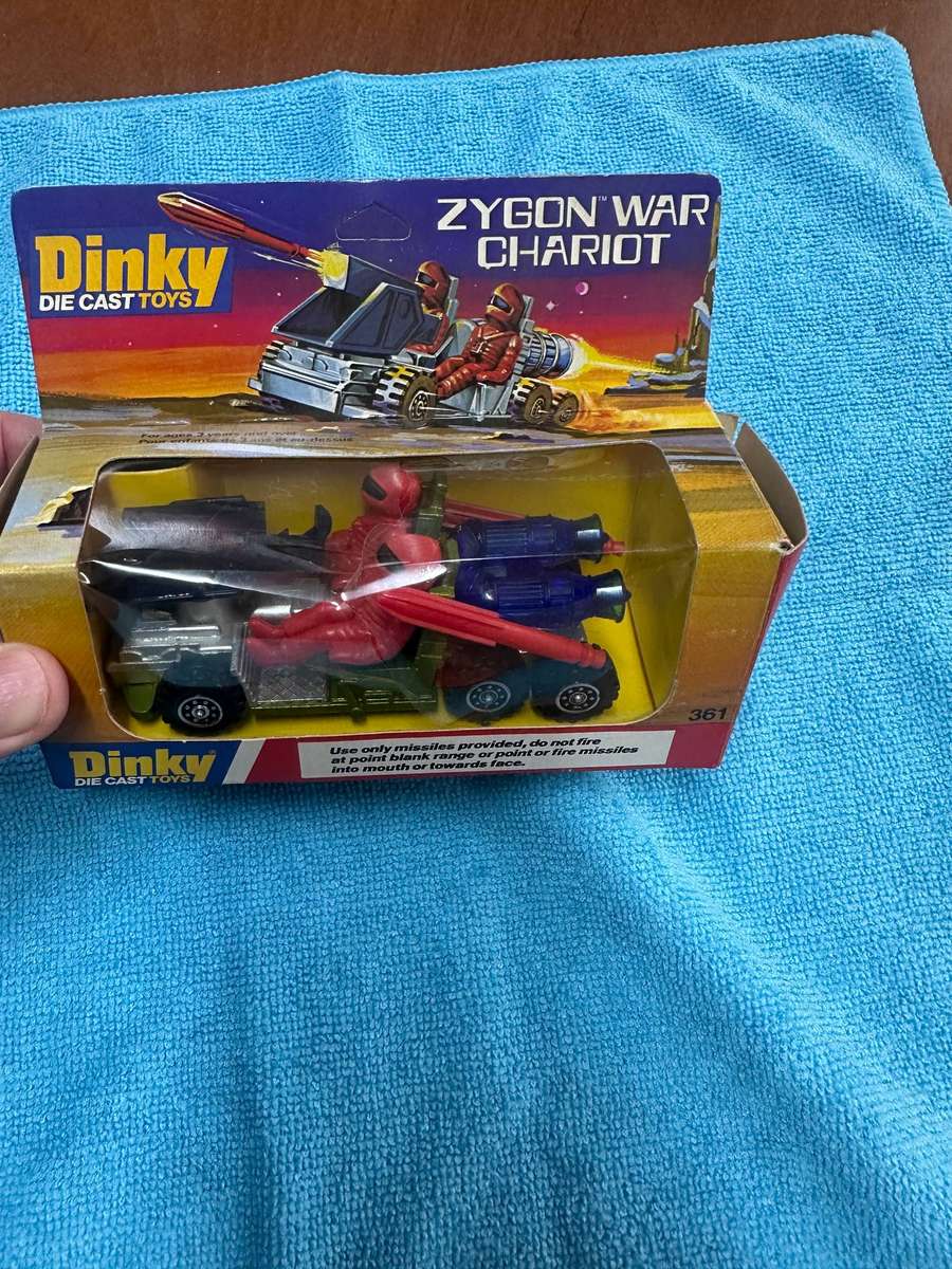 DINKY TOYS
