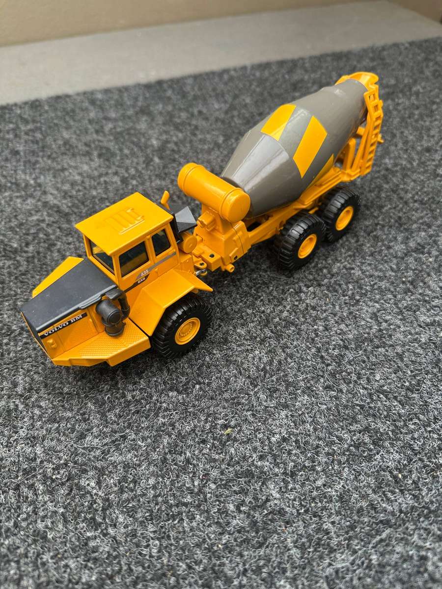 DINKY TOYS