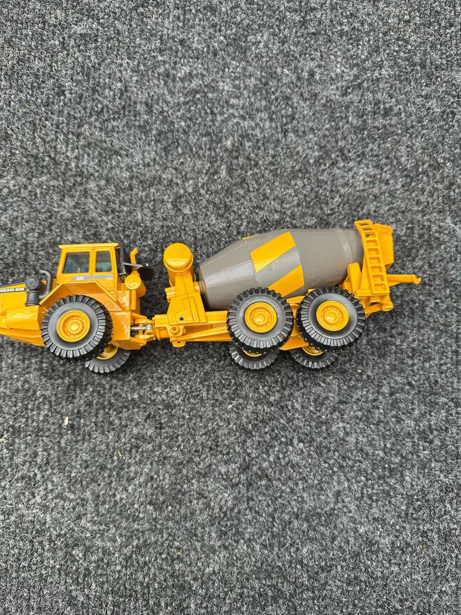 DINKY TOYS