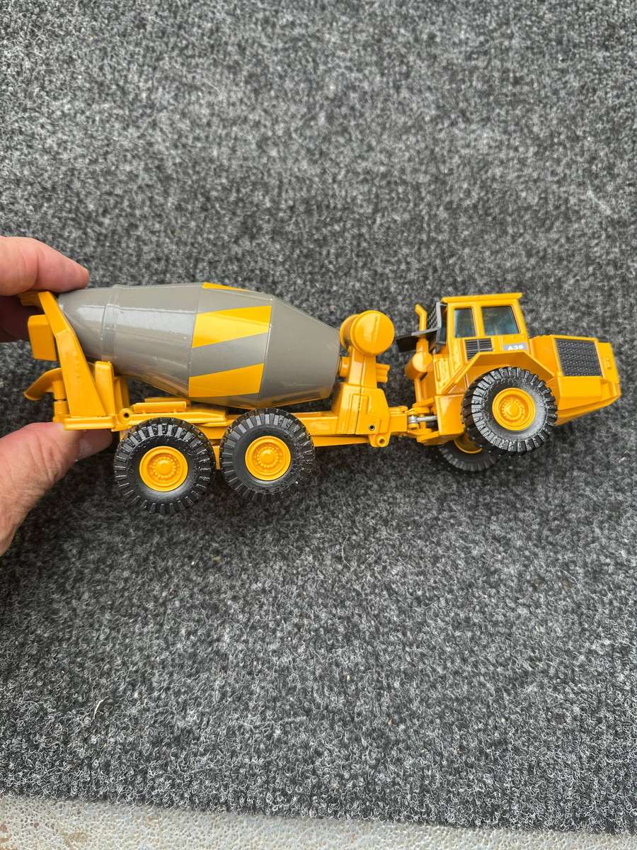DINKY TOYS
