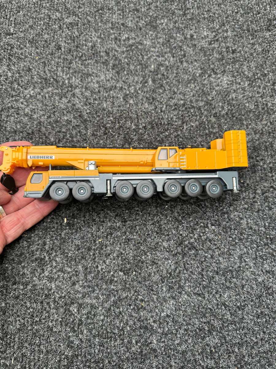 DINKY TOYS