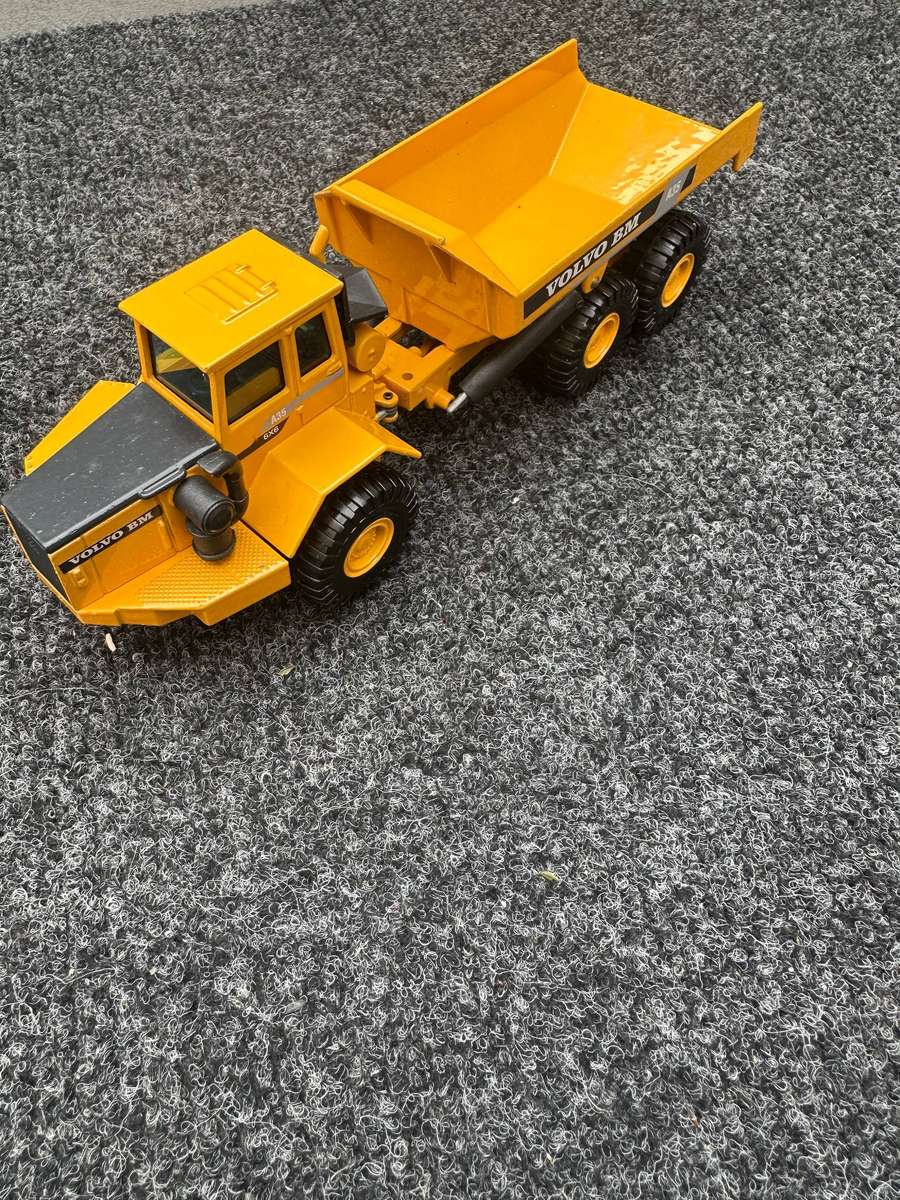 DINKY TOYS