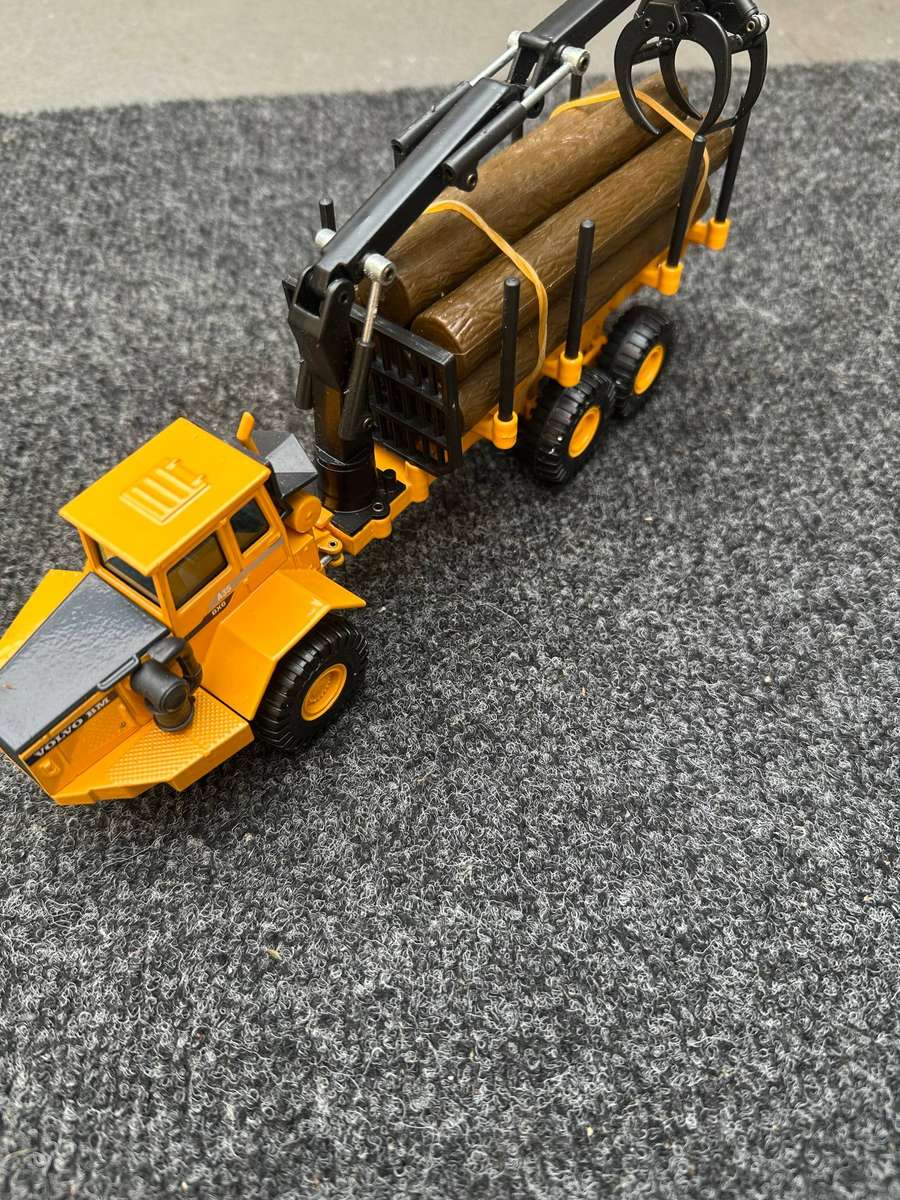 DINKY TOYS