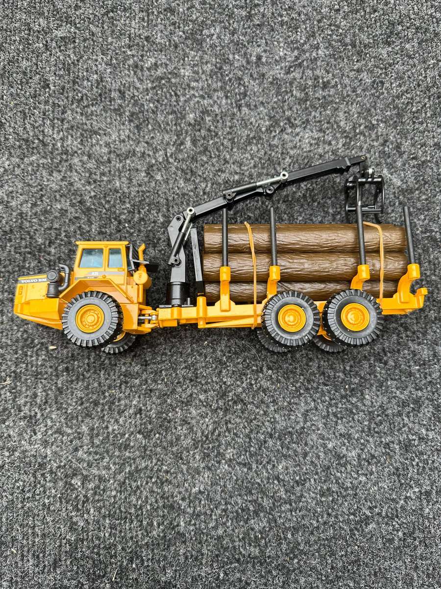 DINKY TOYS
