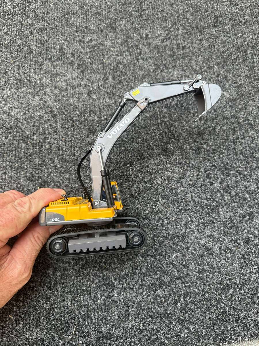 DINKY TOYS