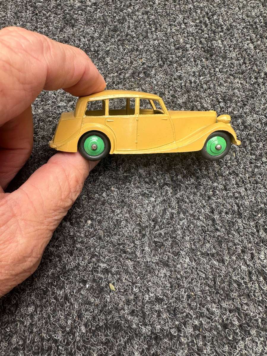DINKY TOYS