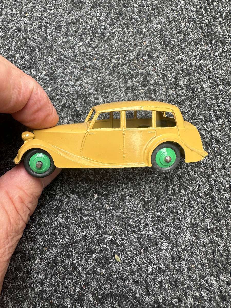 DINKY TOYS