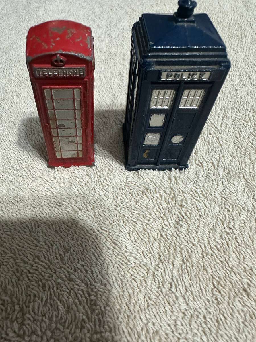 DINKY TOYS