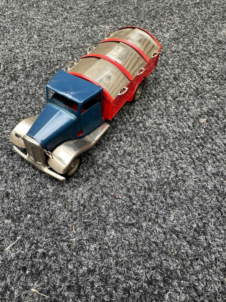 DINKY TOYS