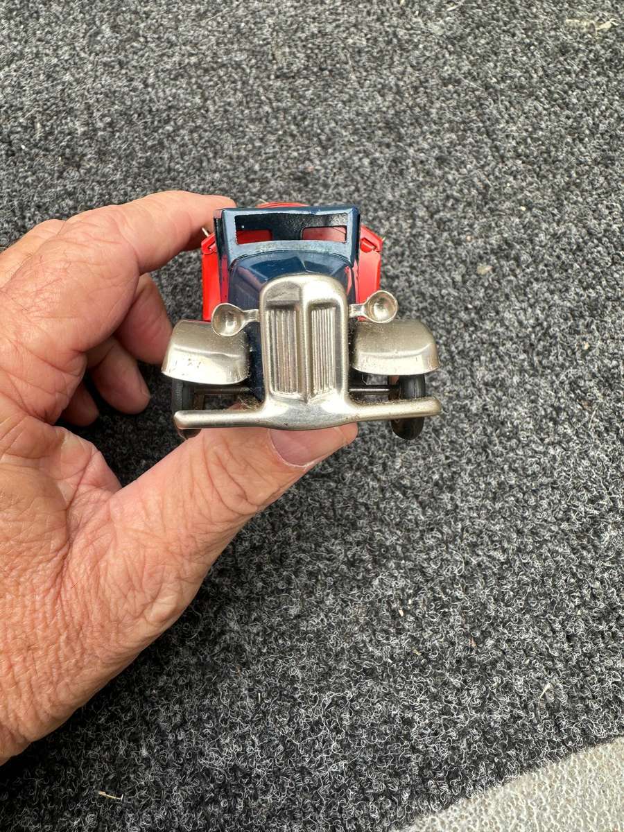 DINKY TOYS