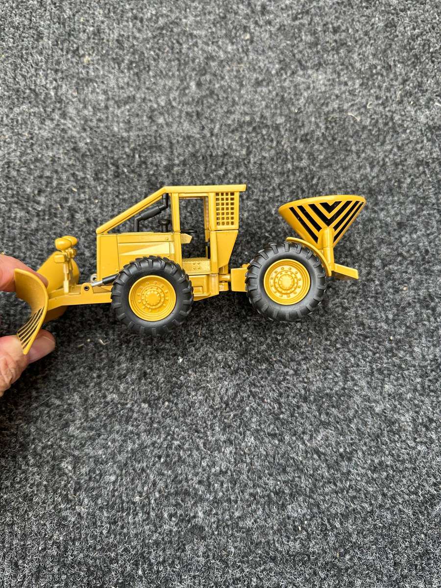 DINKY TOYS