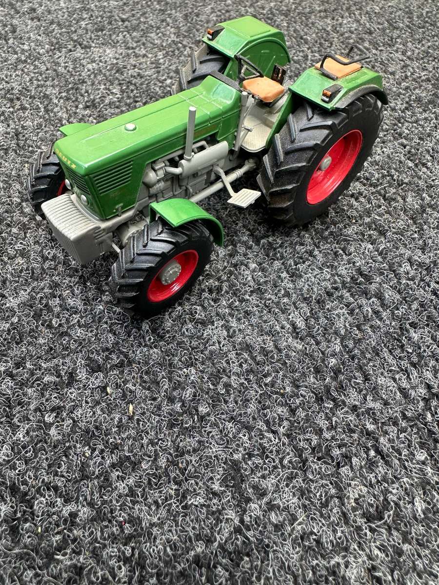 DINKY TOYS