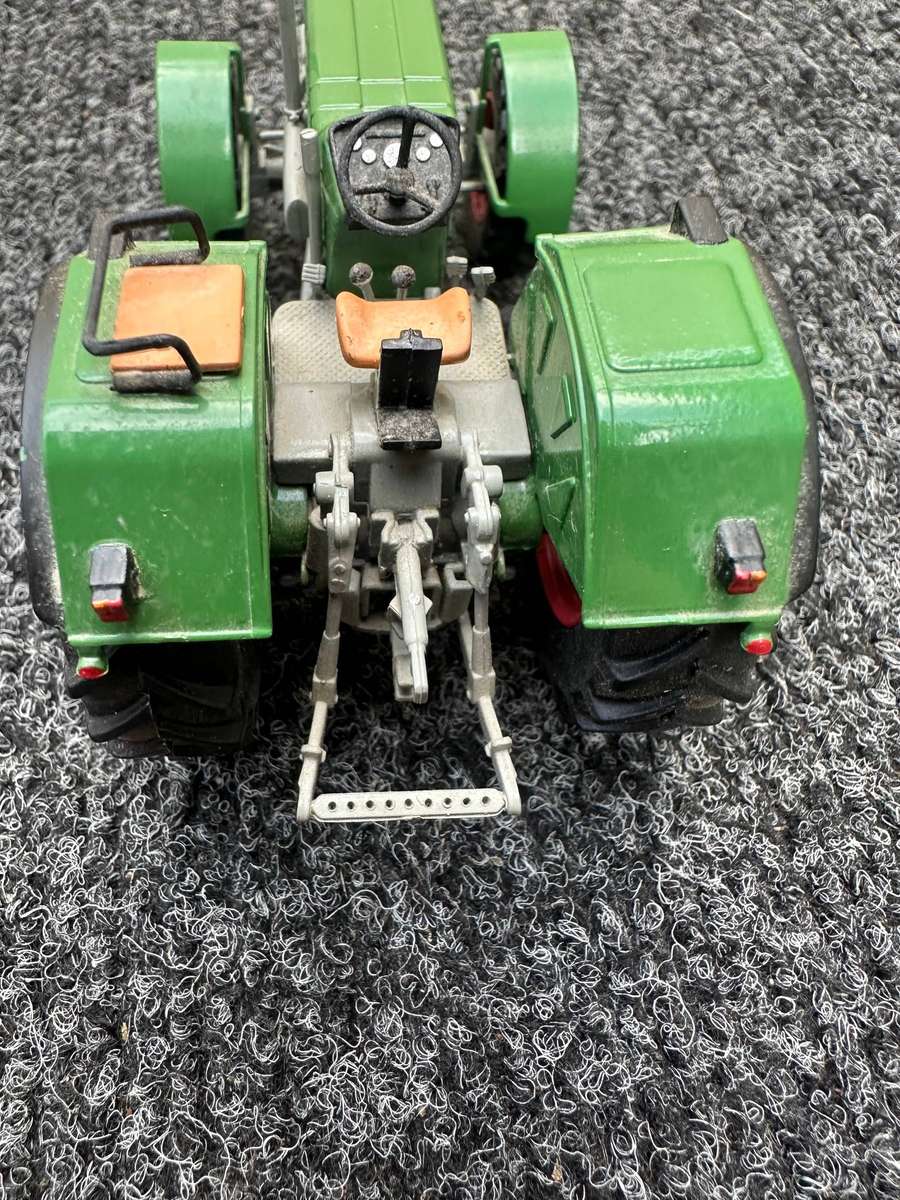 DINKY TOYS