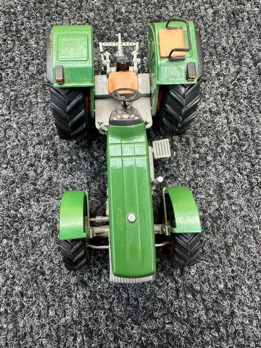 DINKY TOYS