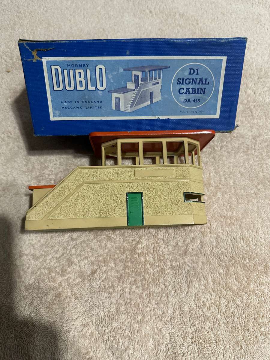 HORNBY DUBLO SIGNAL CABIN