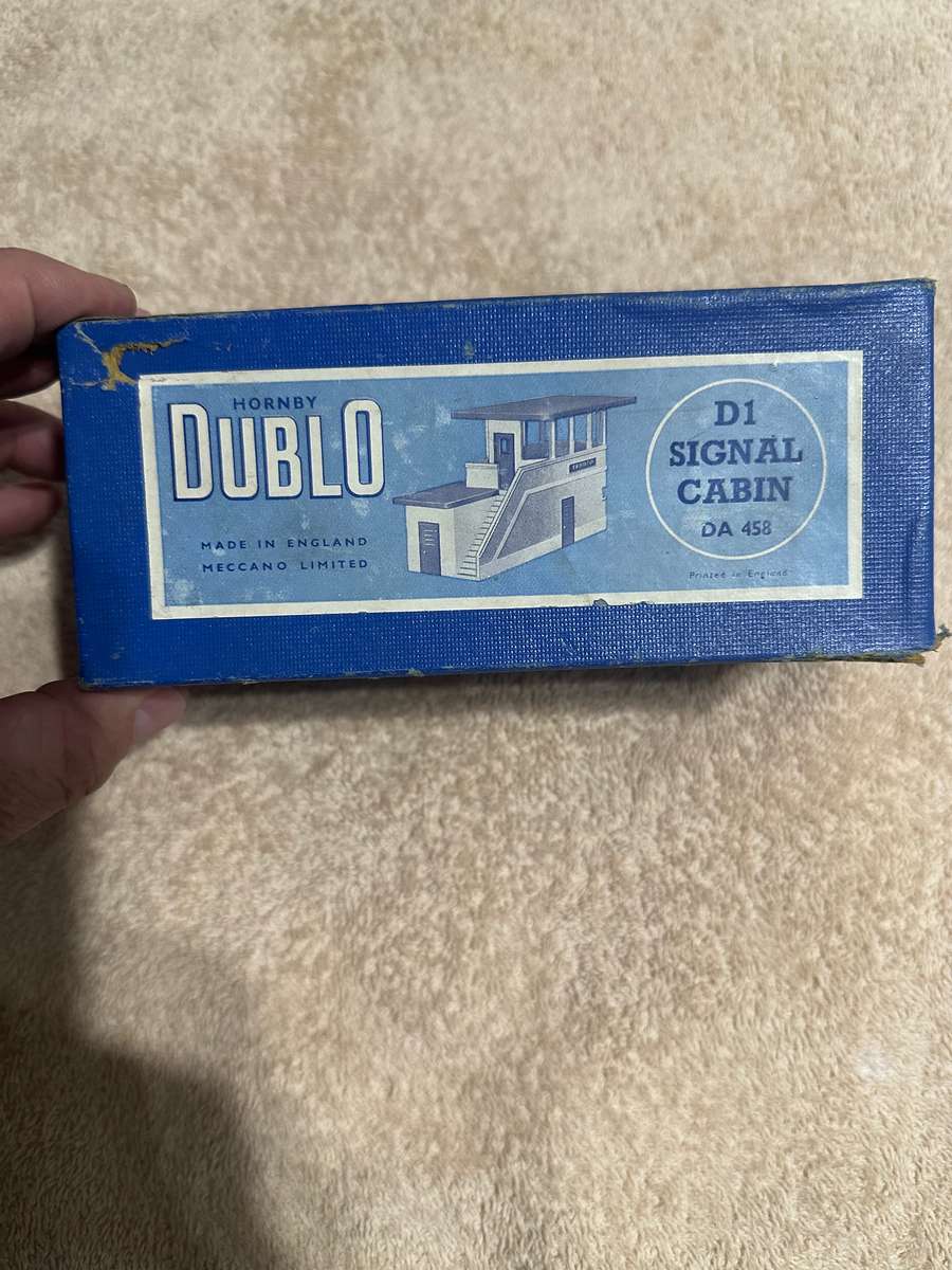 HORNBY DUBLO SIGNAL CABIN