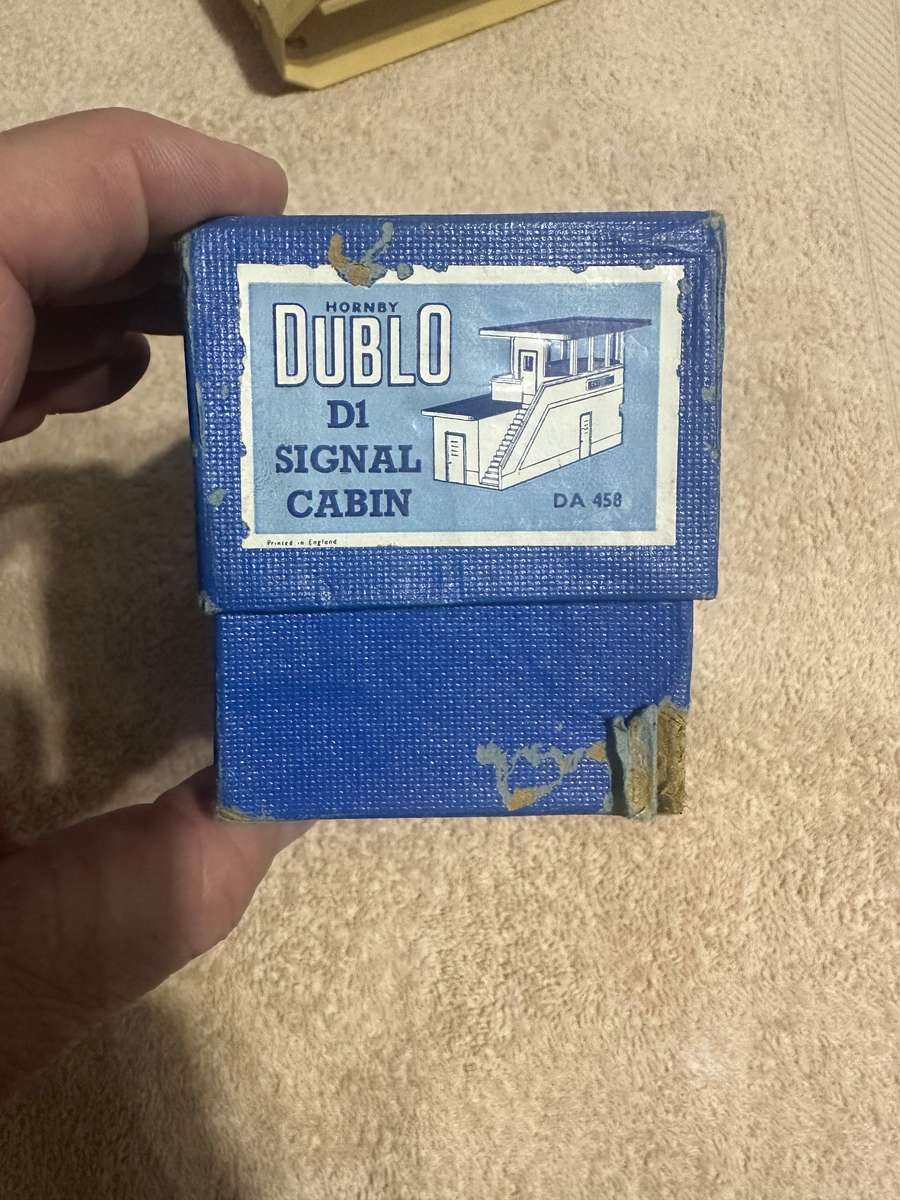HORNBY DUBLO SIGNAL CABIN