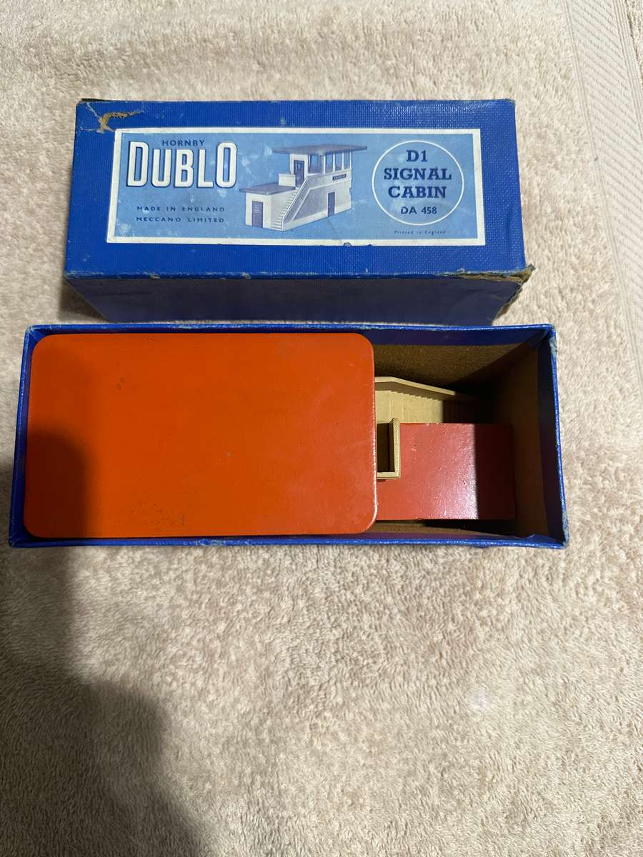 HORNBY DUBLO SIGNAL CABIN