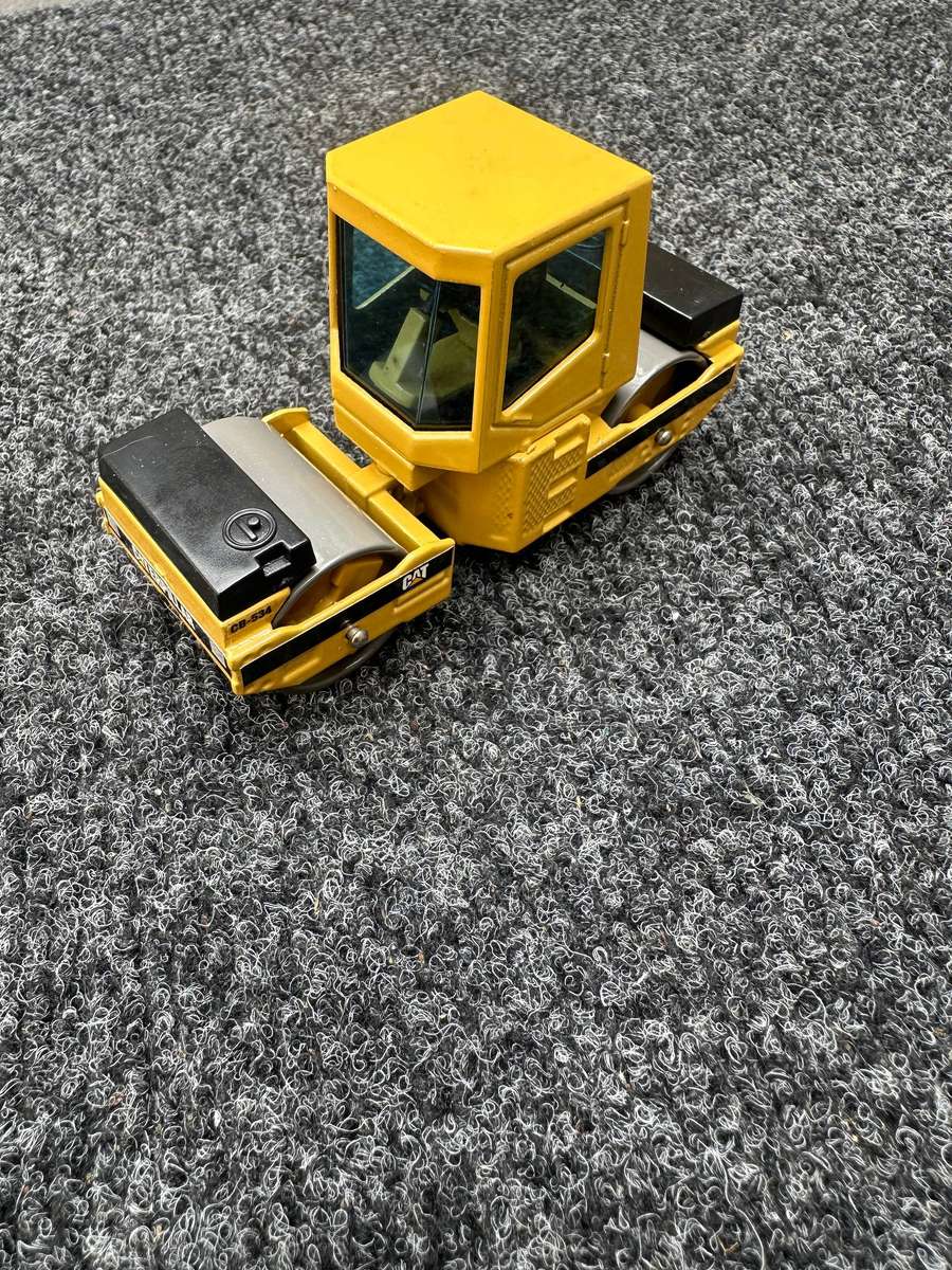 DINKY TOYS
