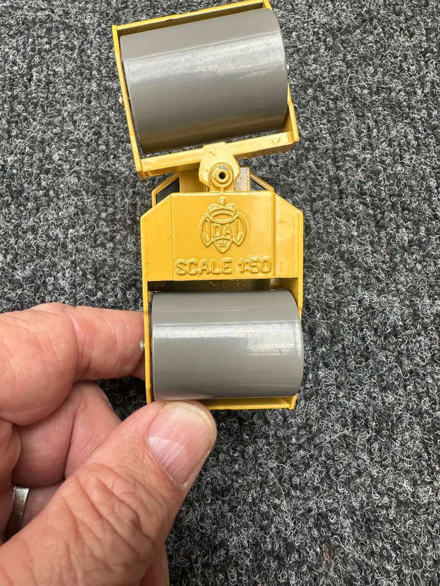 DINKY TOYS