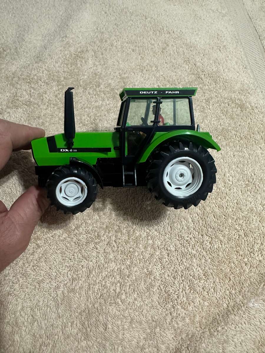 BRITAINS DEUTZ FAHR TRACTOR