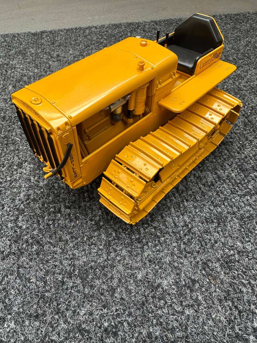 DINKY TOYS