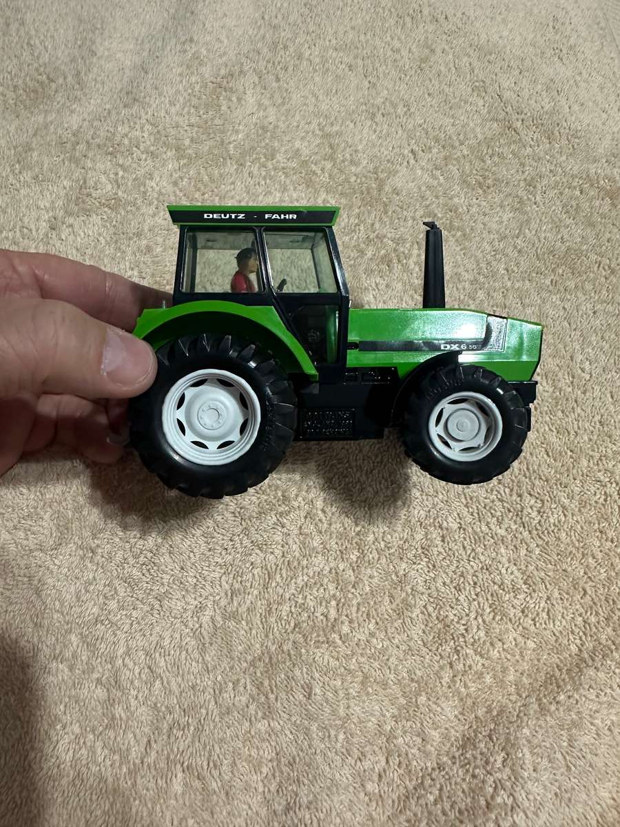 BRITAINS DEUTZ FAHR TRACTOR