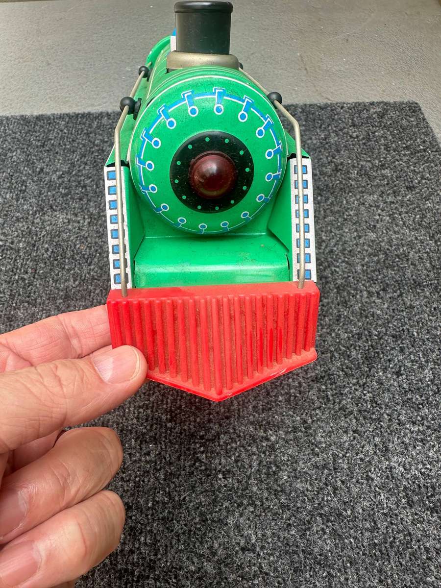 TIN TOYS