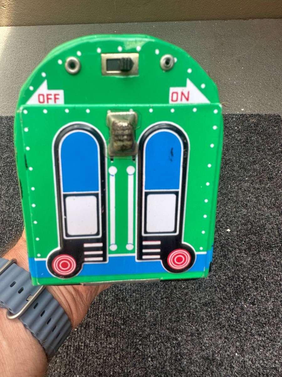 TIN TOYS