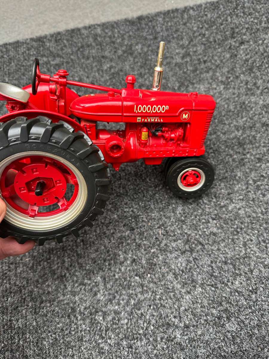 TRACTOR
