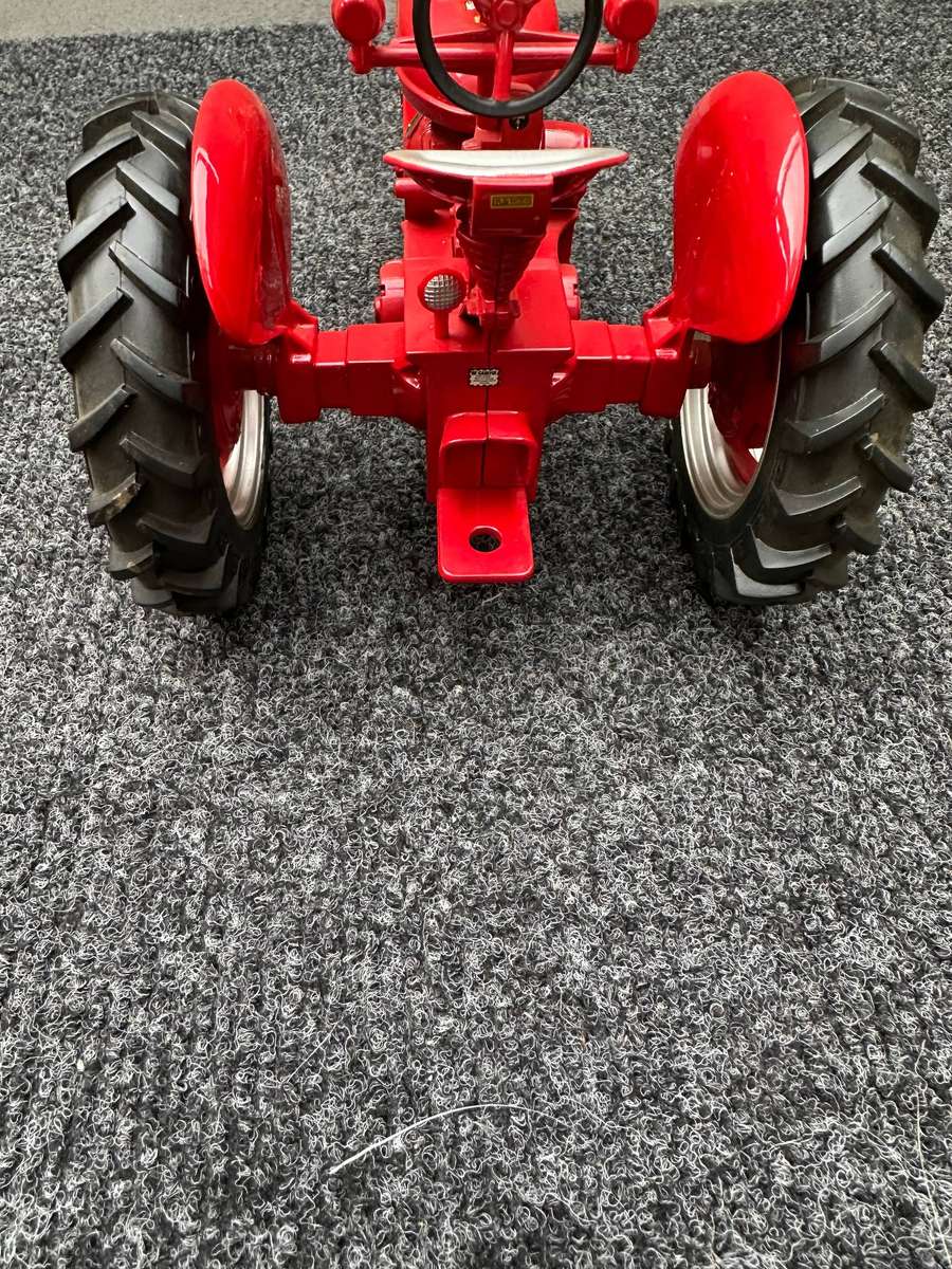 TRACTOR