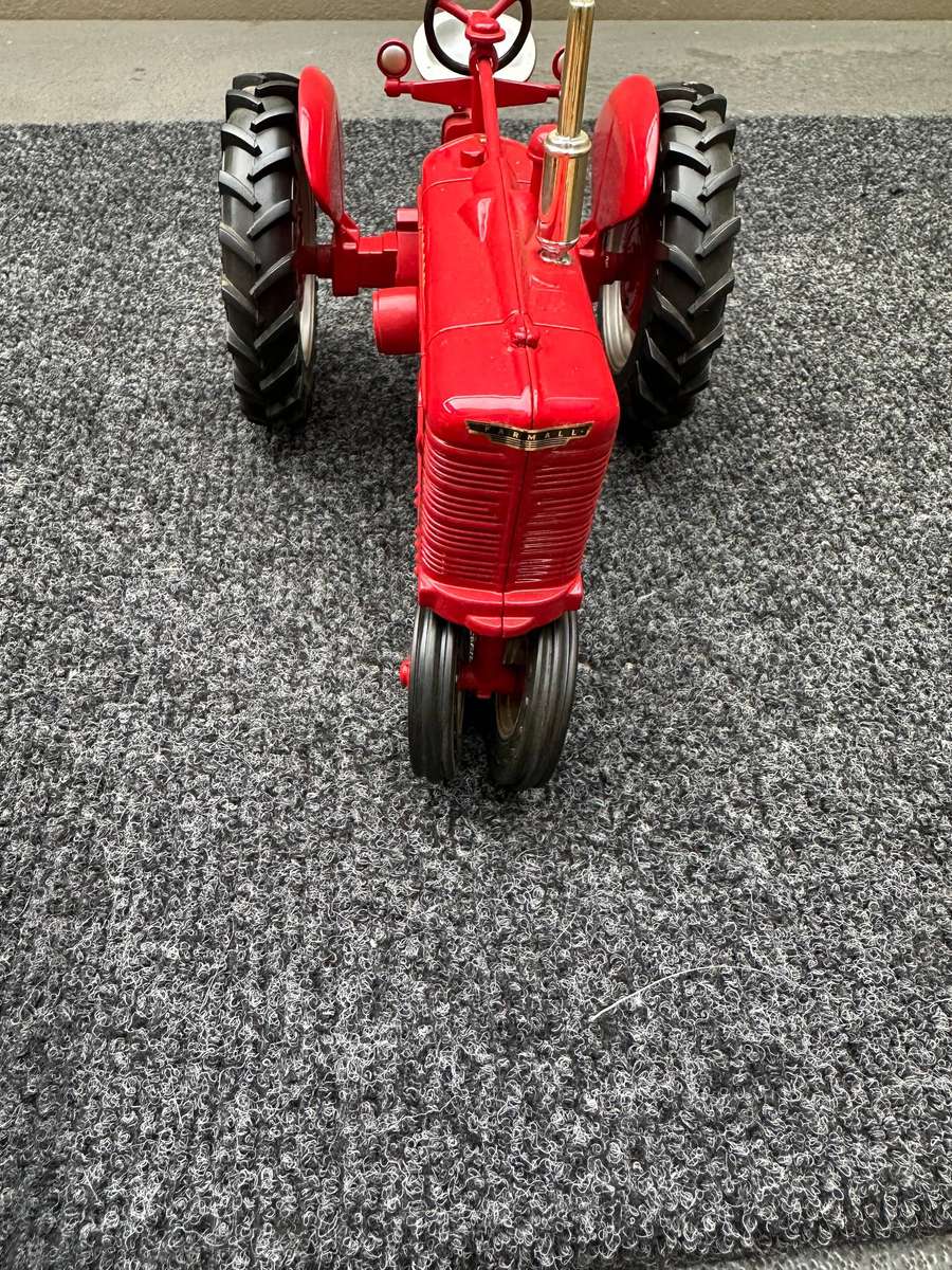 TRACTOR