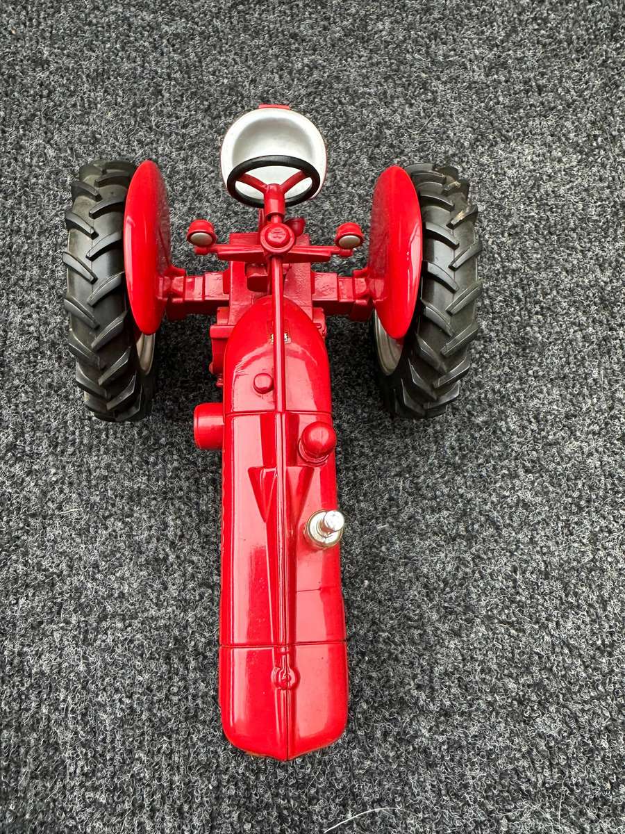 TRACTOR