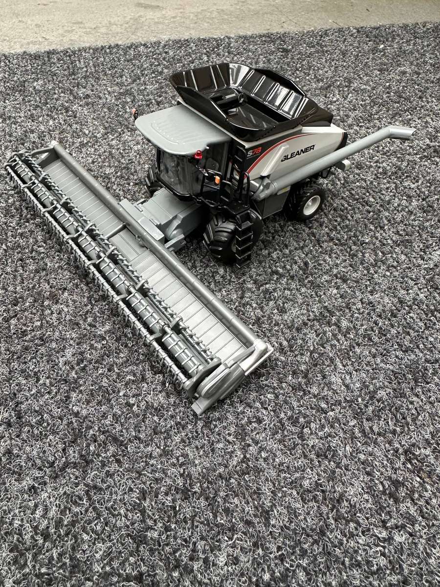 DINKY TOYS