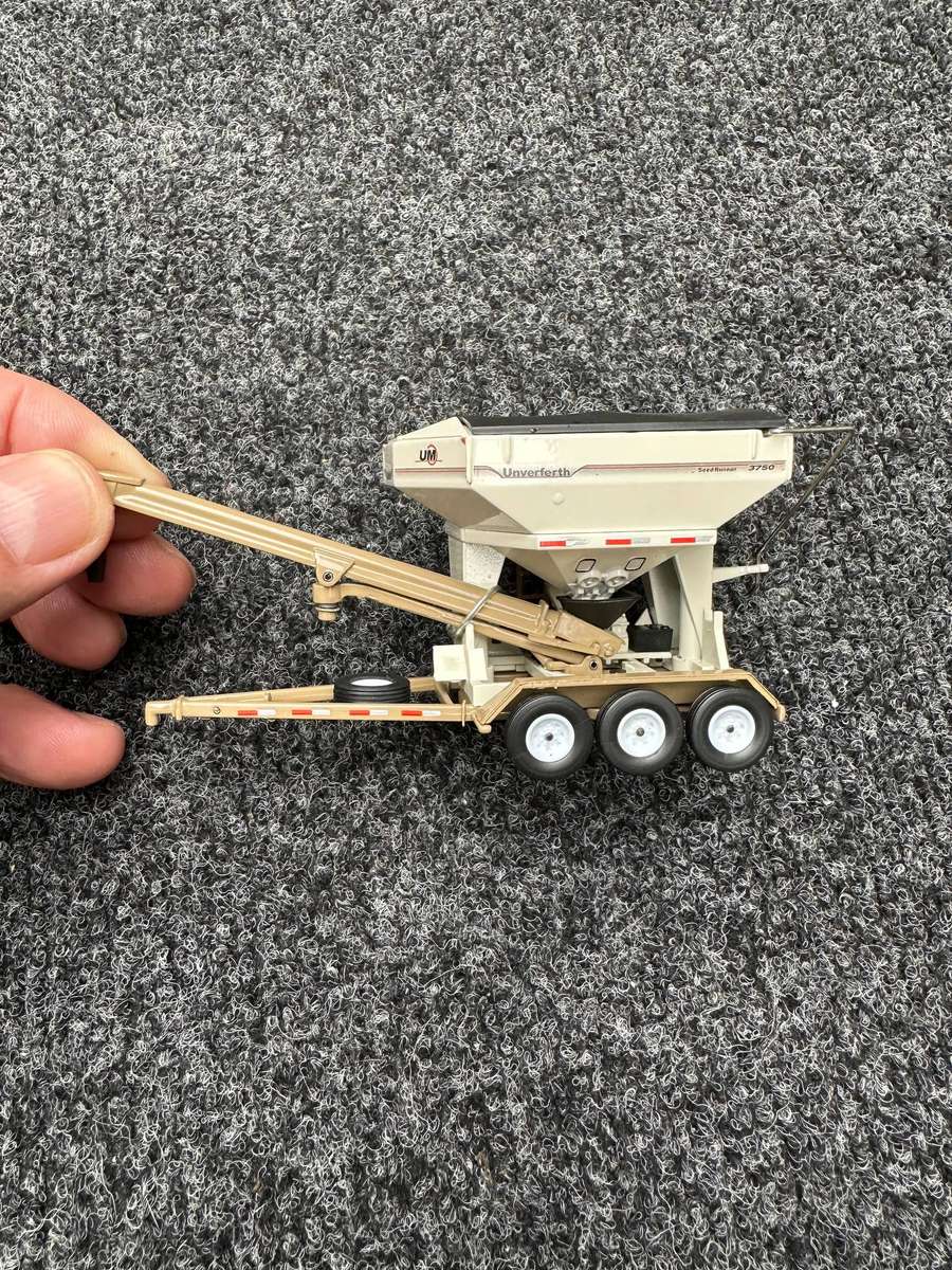 DINKY TOYS