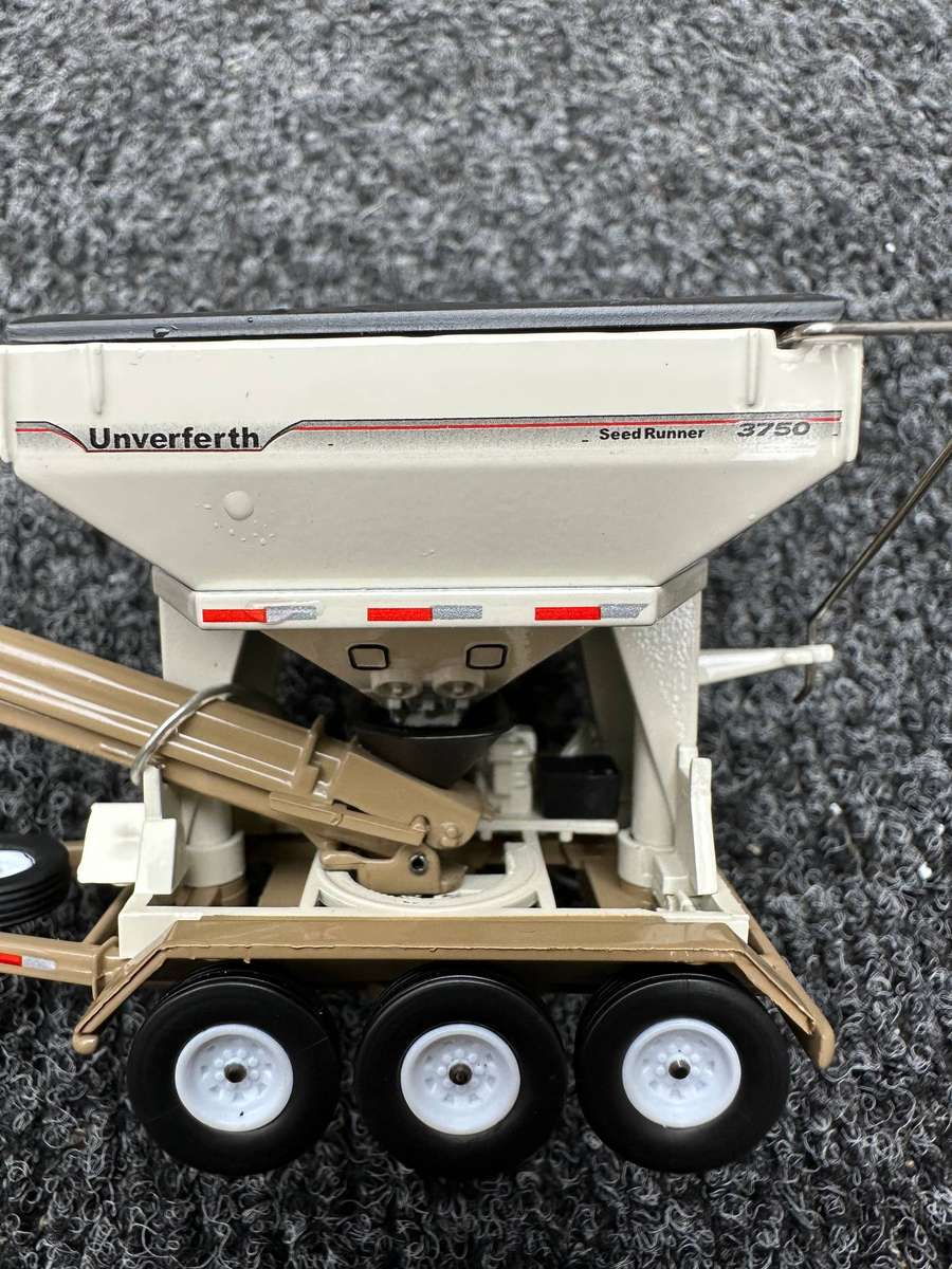 DINKY TOYS
