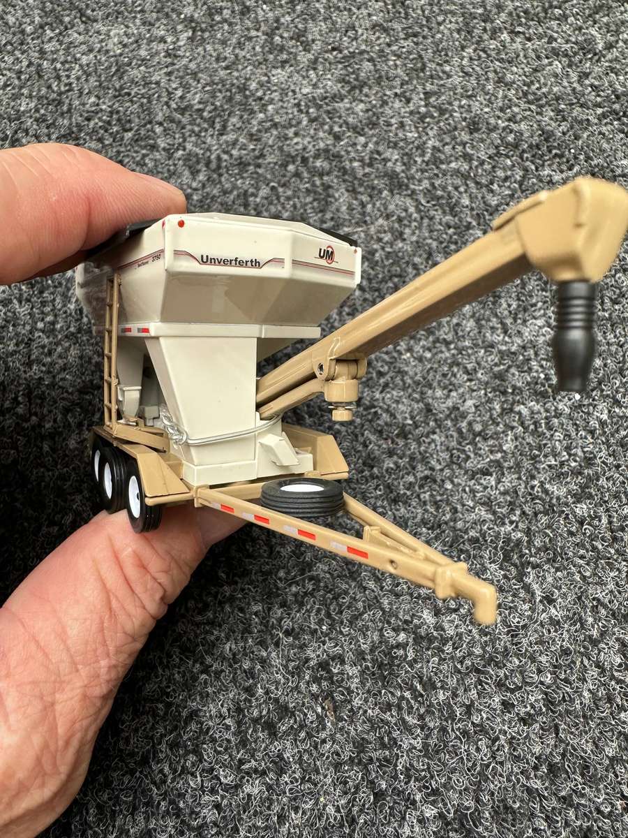 DINKY TOYS