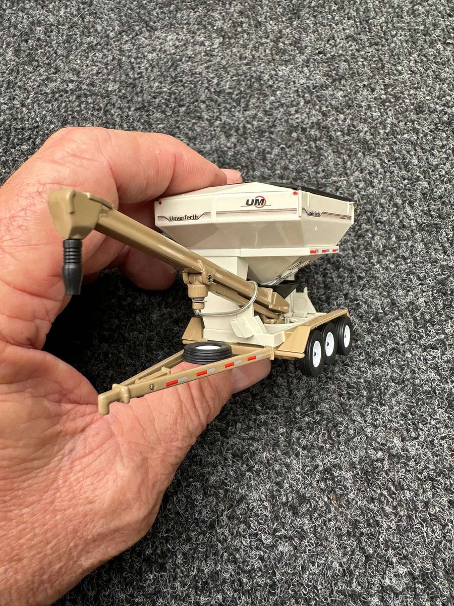 DINKY TOYS
