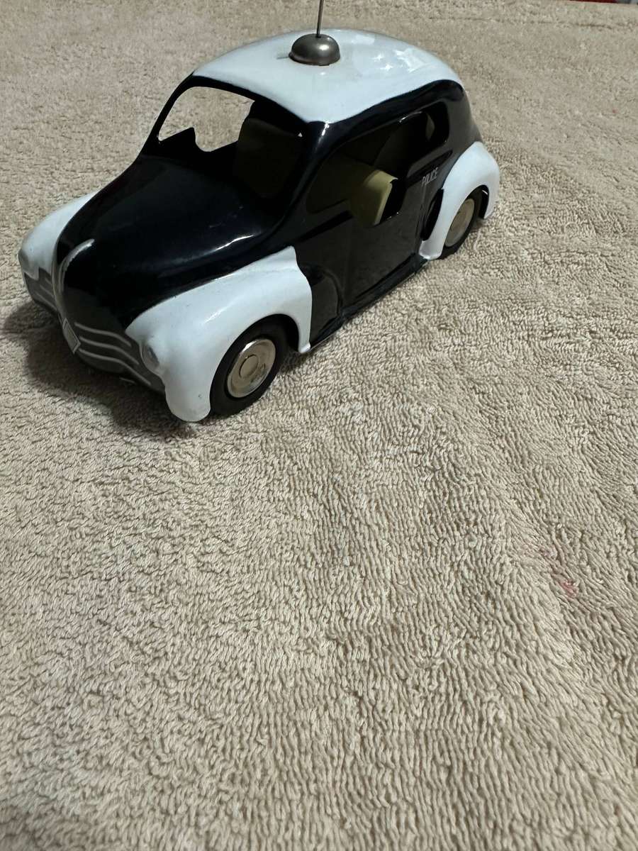 TIN TOY MODEL