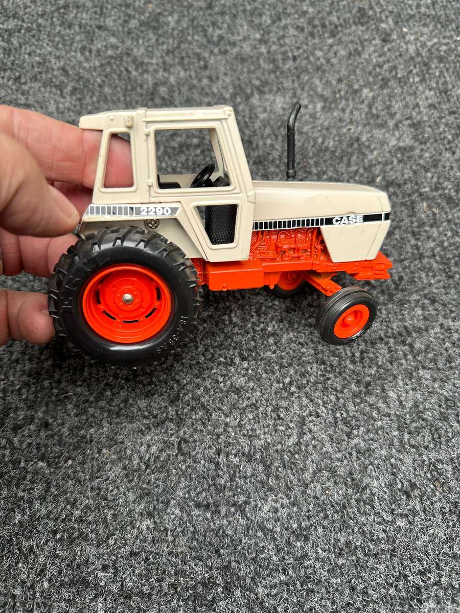DINKY TOYS
