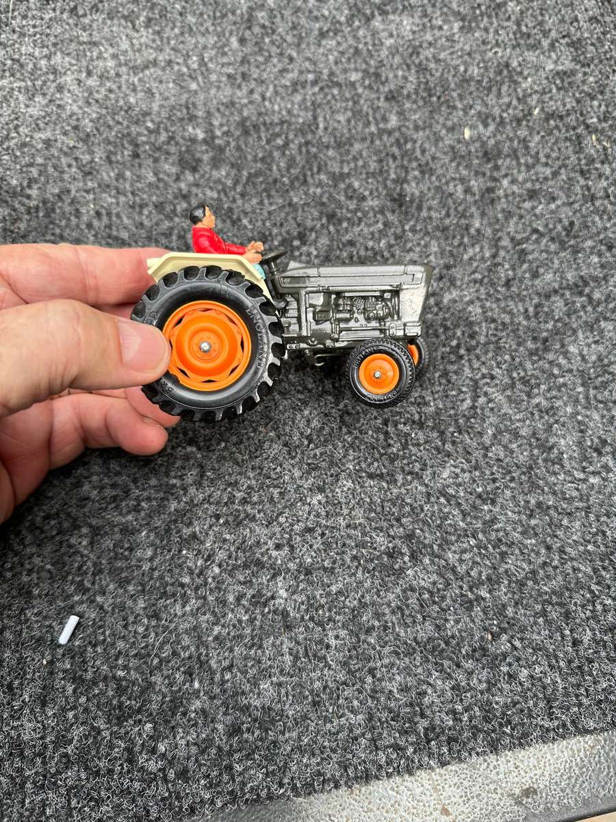 DINKY TOYS