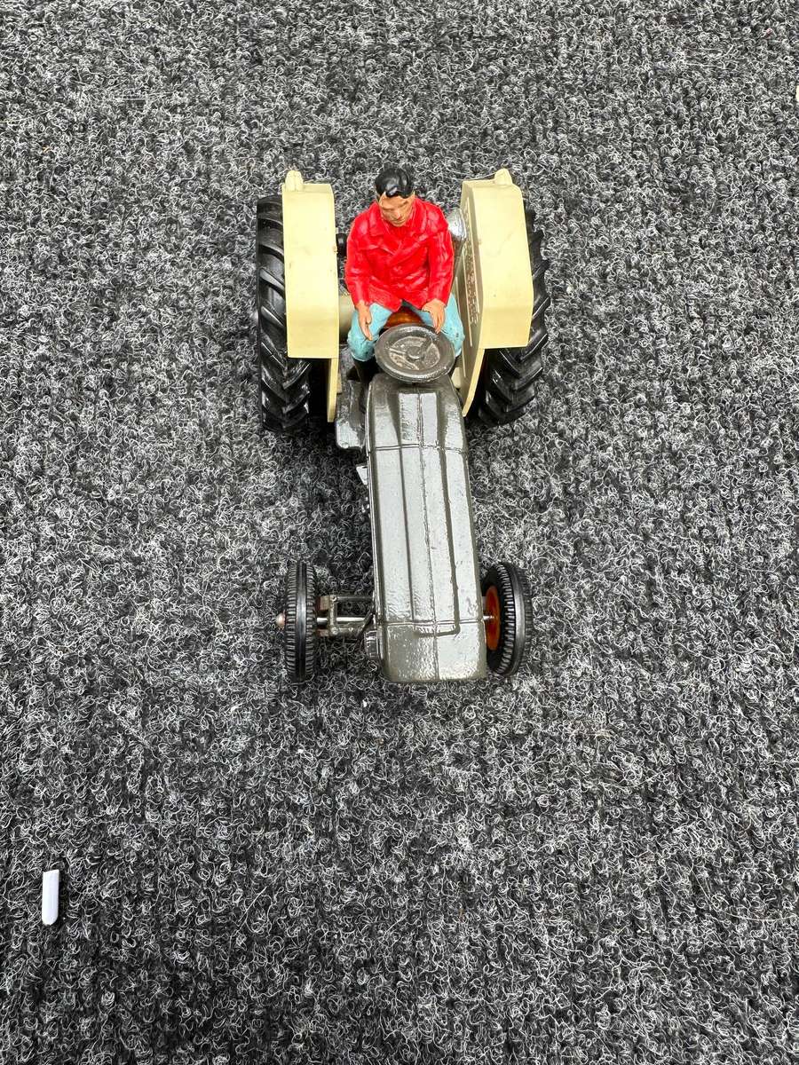 DINKY TOYS