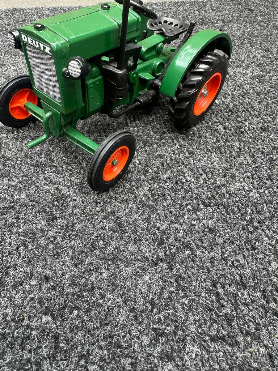DINKY TOYS
