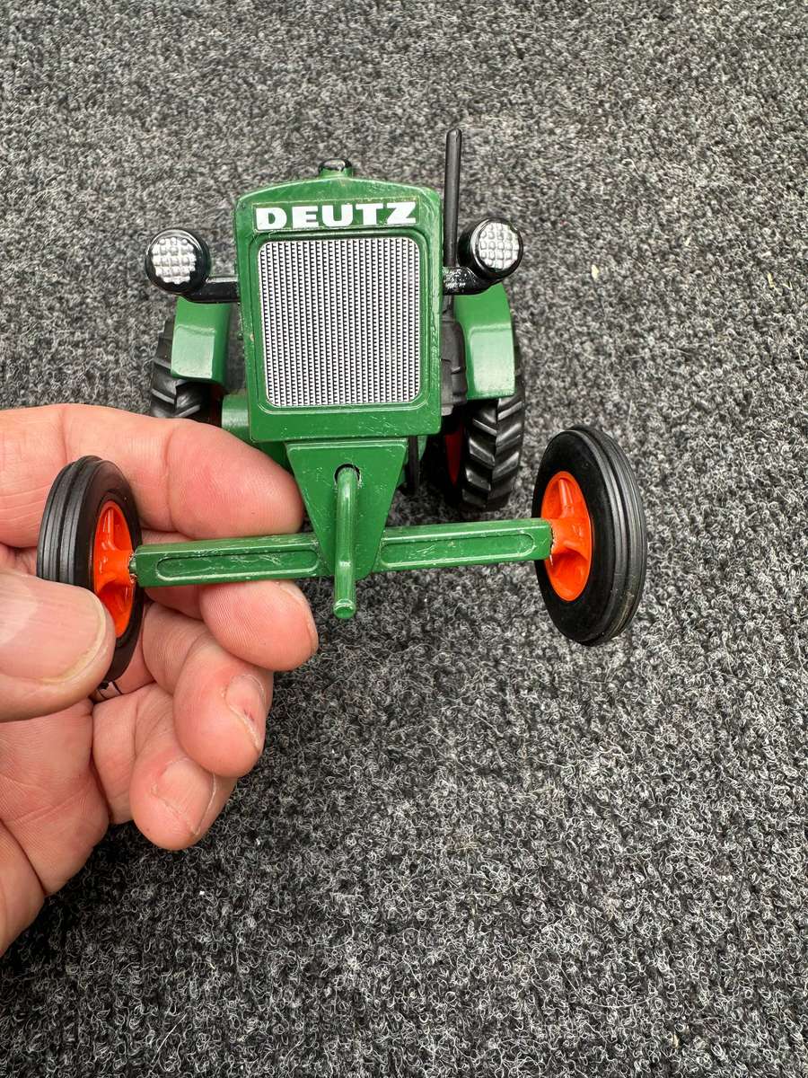 DINKY TOYS